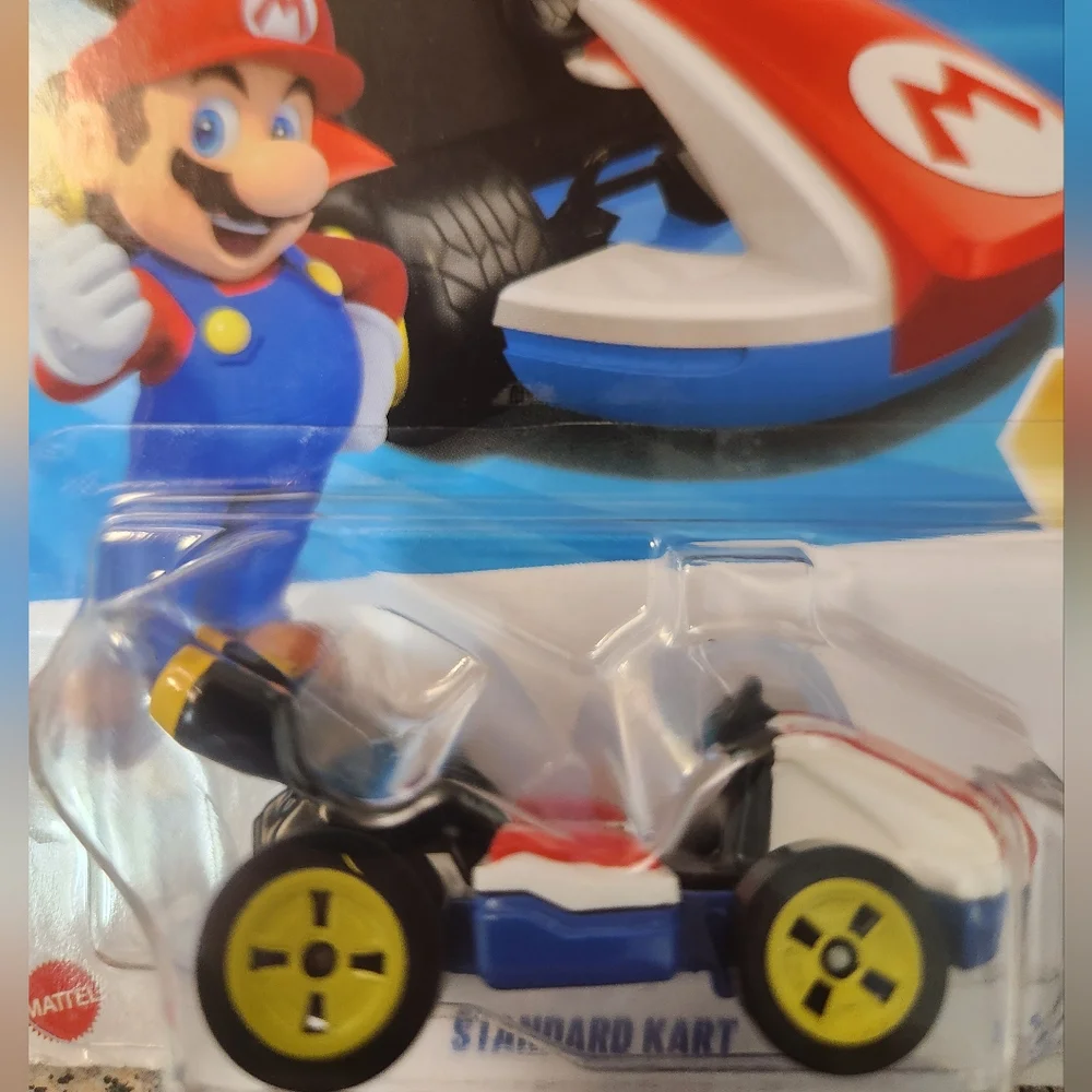 NEW IN BOX HOT WHEELS Mariokart Standard Kart HW Screen Time Mattel - Picture 2 of 5